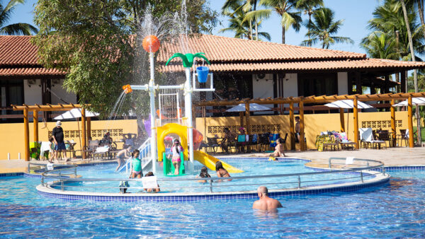 porto seguro praia resort lazer piscina infantil